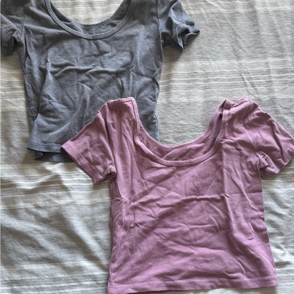 Pair of Short Sleeve Scoop Neck Tops — Dusty Rose & Heather Gray